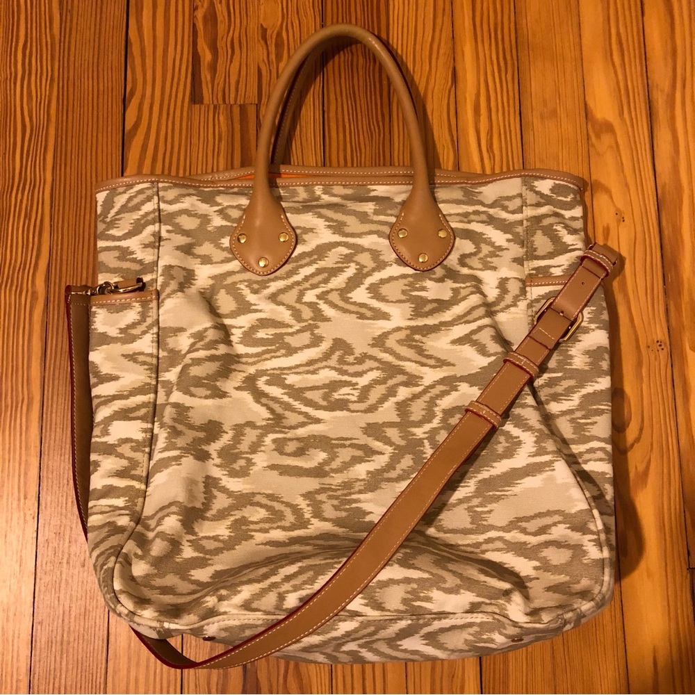 Isaac Mizrahi cream & tan camouflage style canvas tote bag  Great condit…